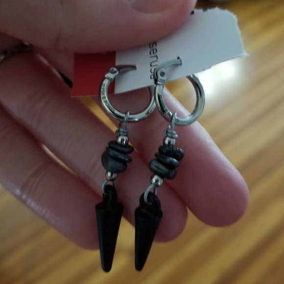 Pair of Onyx Spike Earrings UNISEX - Picture 5 of 5
